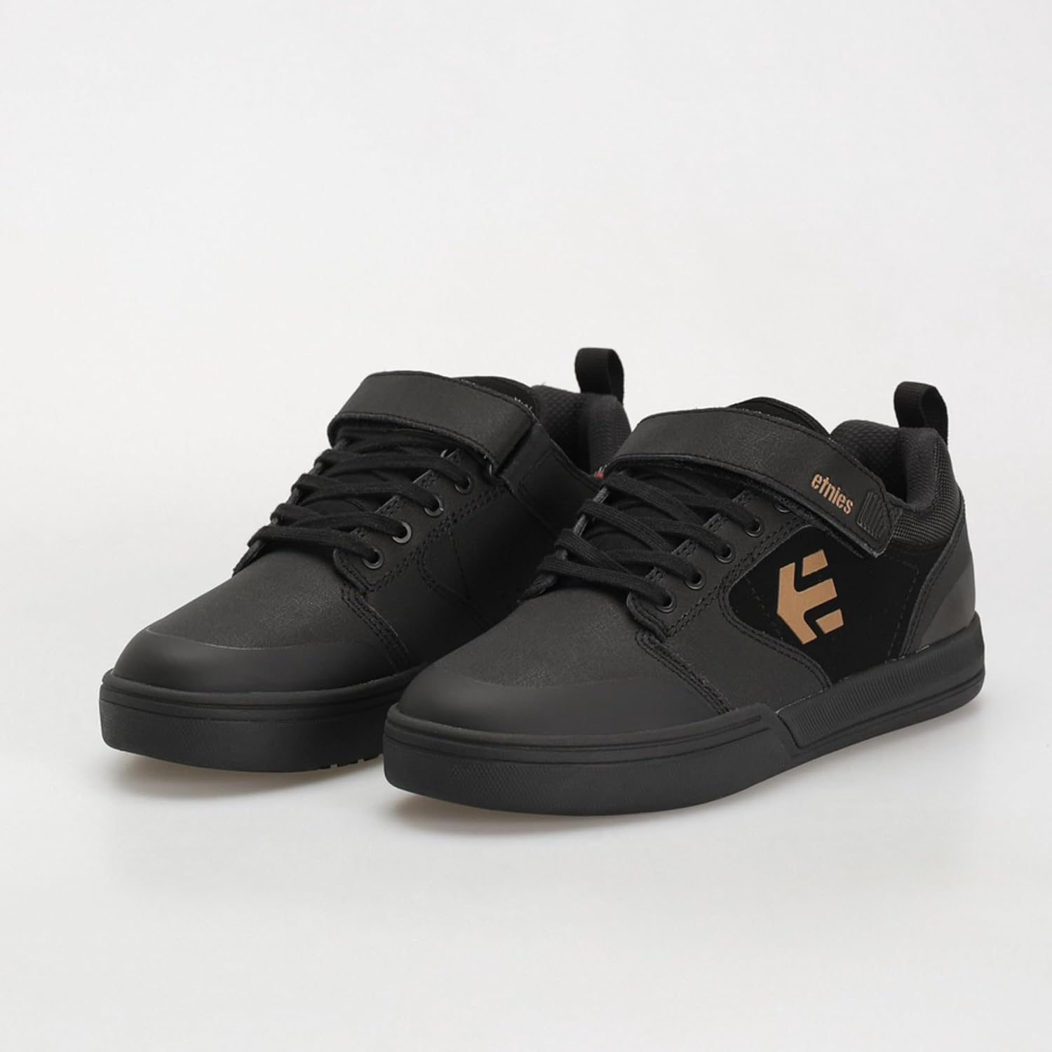 Мужские кроссовки для горного и скейт-байка Etnies Camber Clip, черный/золотой — фото 4