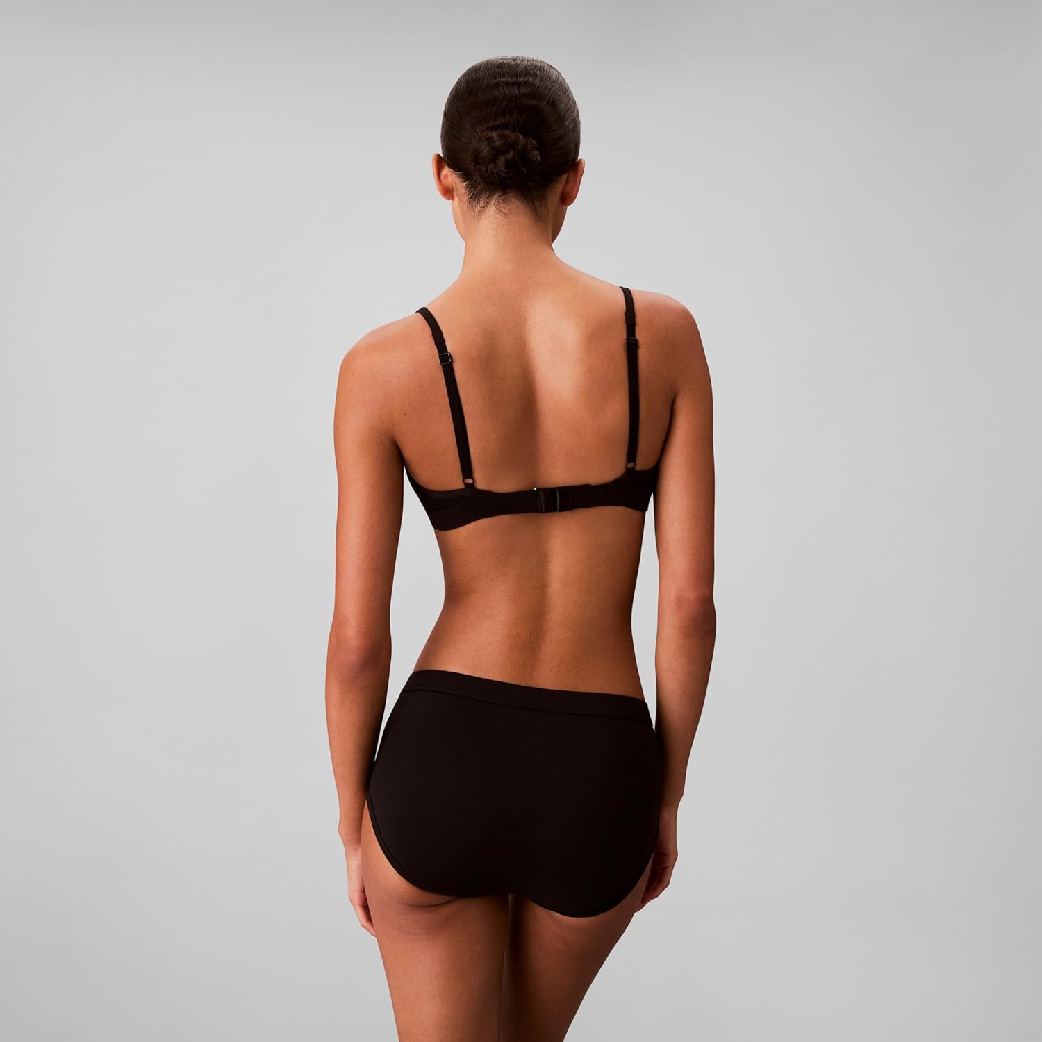 Женские трусики-слипы Calvin Klein Comfort Logo из хлопка и эластичного материала, упаковка 3 шт., Black/Chalk/Atlantic Deep — фото 3