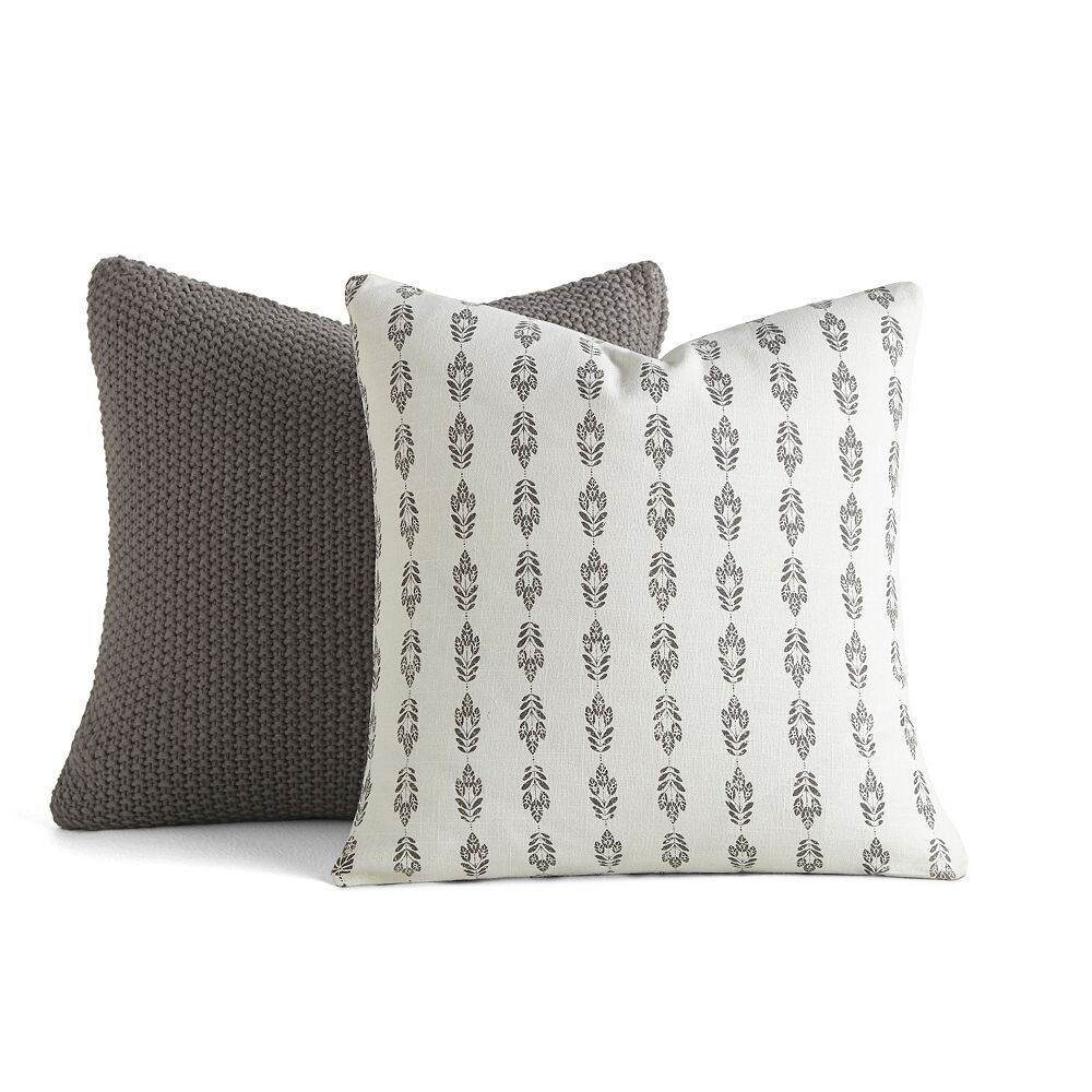 

Набор из 2 декоративных декоративных подушек Urban Loft, связанных стежком с хлопковым узором, с цветочным принтом Antirpue, серый