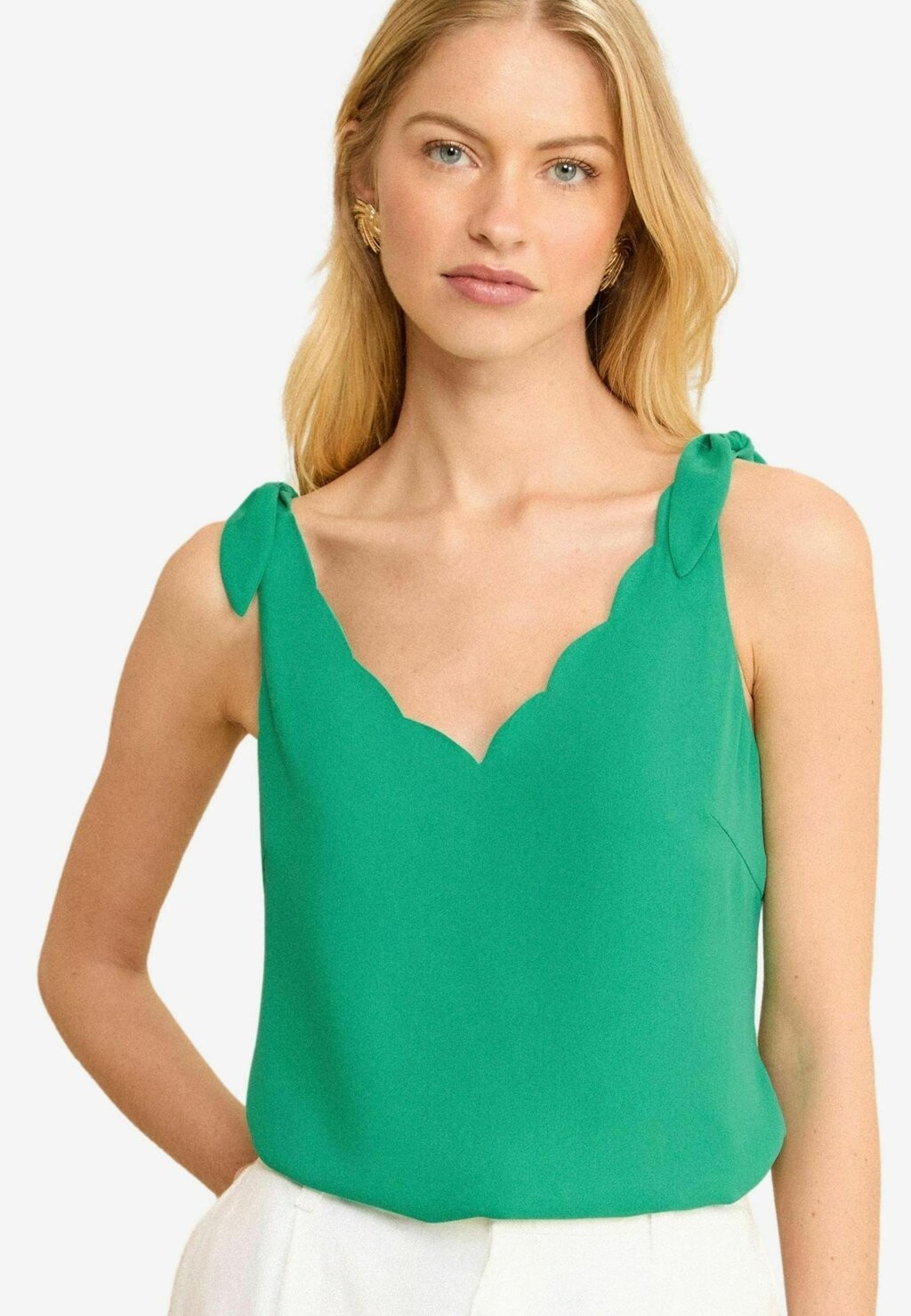 

Блуза V NECK SCALLOP DETAIL TIE SHOULDER REGULAR FIT Love & Roses, зеленый