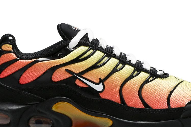 Кроссовки Nike Air Max Plus GS 'Black Habanero Red', красный — фото 3
