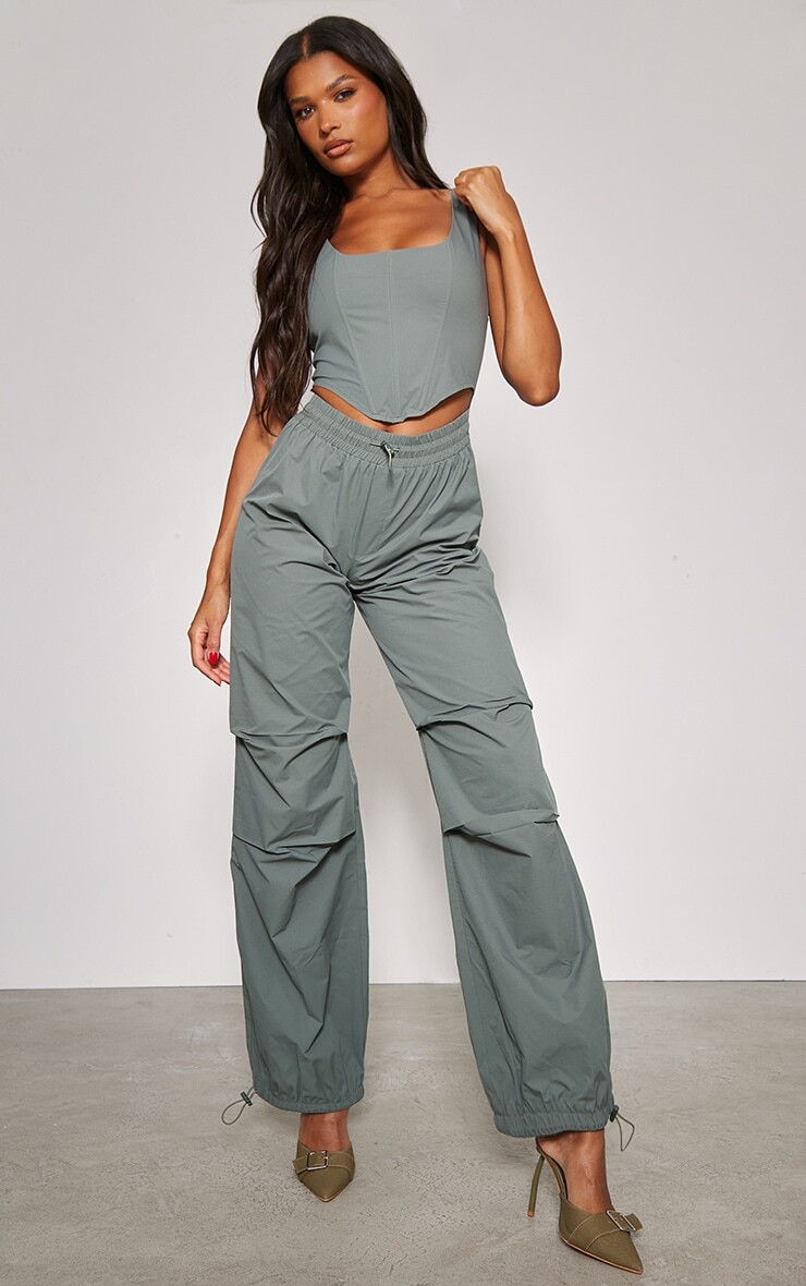 

PrettyLittleThing Зеленый комбинезон Parachute Utility с корсетом