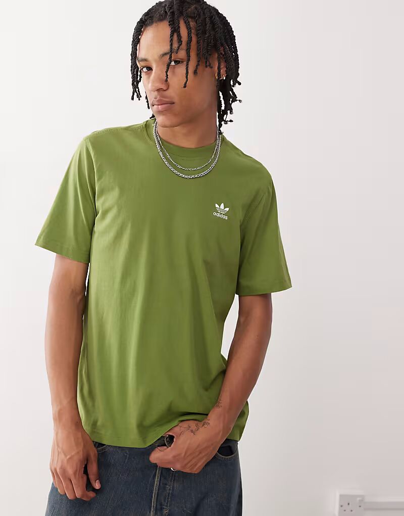 

Футболка Adidas Originals Trefoil Essentials в оливковом цвете