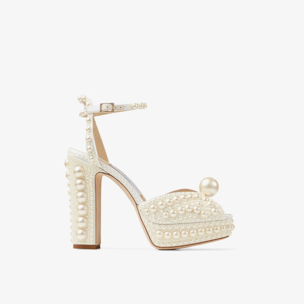 Сатиновые босоножки на платформе Sacaria 120 с жемчугом Jimmy Choo, белый