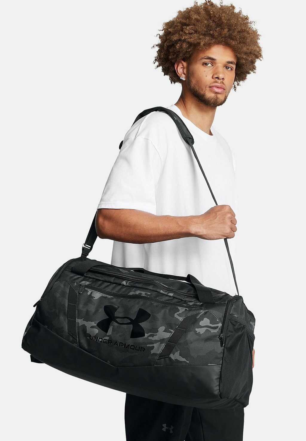 

Спортивная сумка UNDENIABLE DUFFLE Under Armour, черный