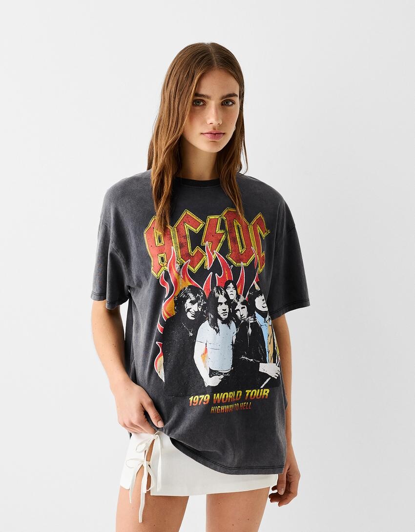 

Футболка с коротким рукавом и принтом ac/dc Bershka, серый