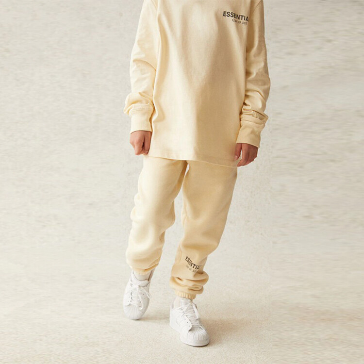 Детские трикотажные спортивные штаны Fear Of God Essentials, кремовый — фото 3