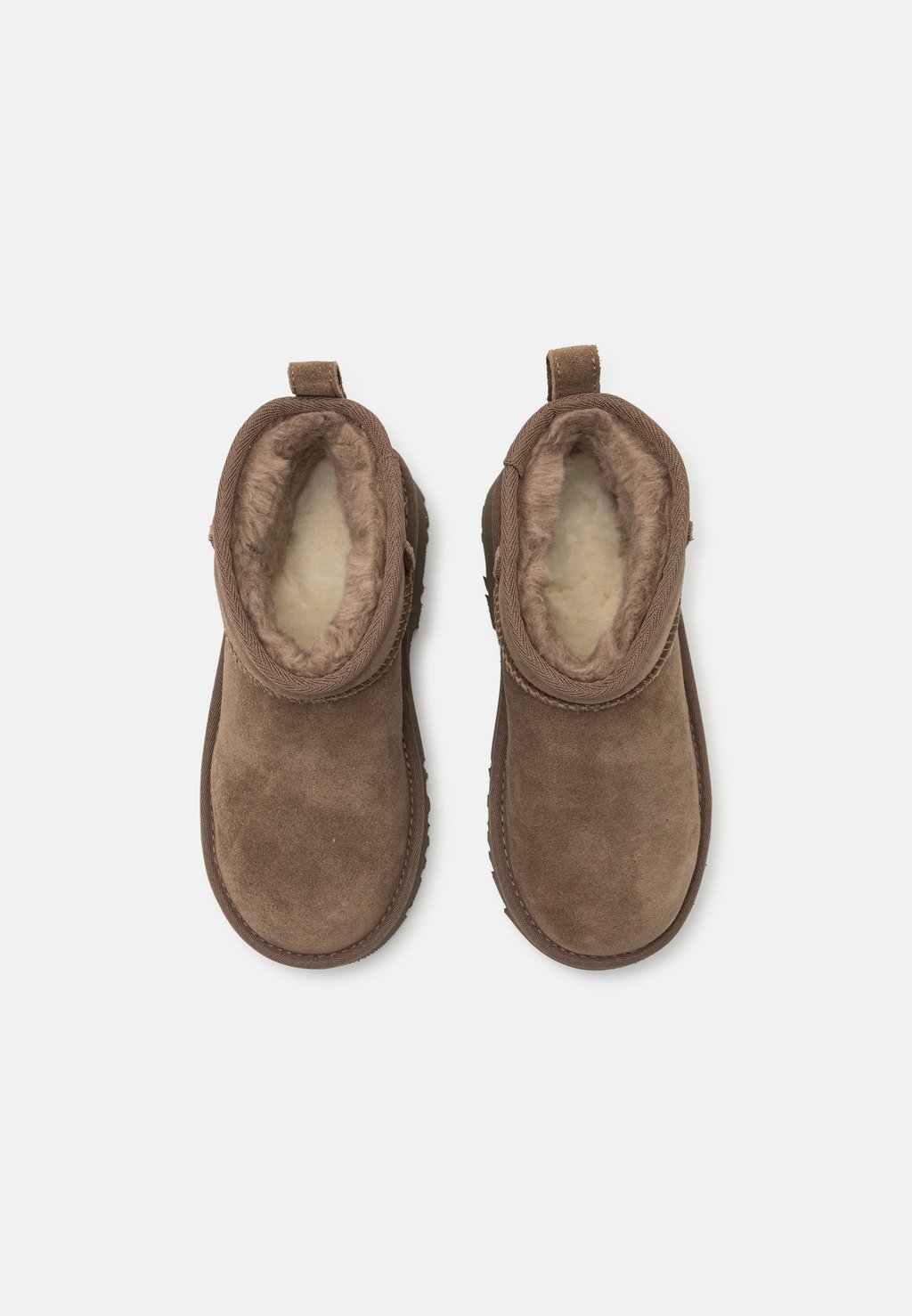 

Классические ботильоны CLASSIC ULTRA MINI NEW HEIGHTS UGG, хаки