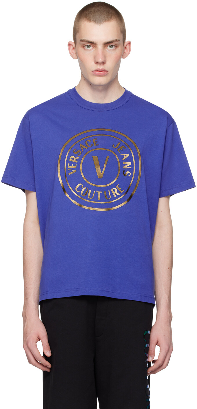 

Синяя футболка с V-образной эмблемой Versace Jeans Couture, цвет Space/Gold
