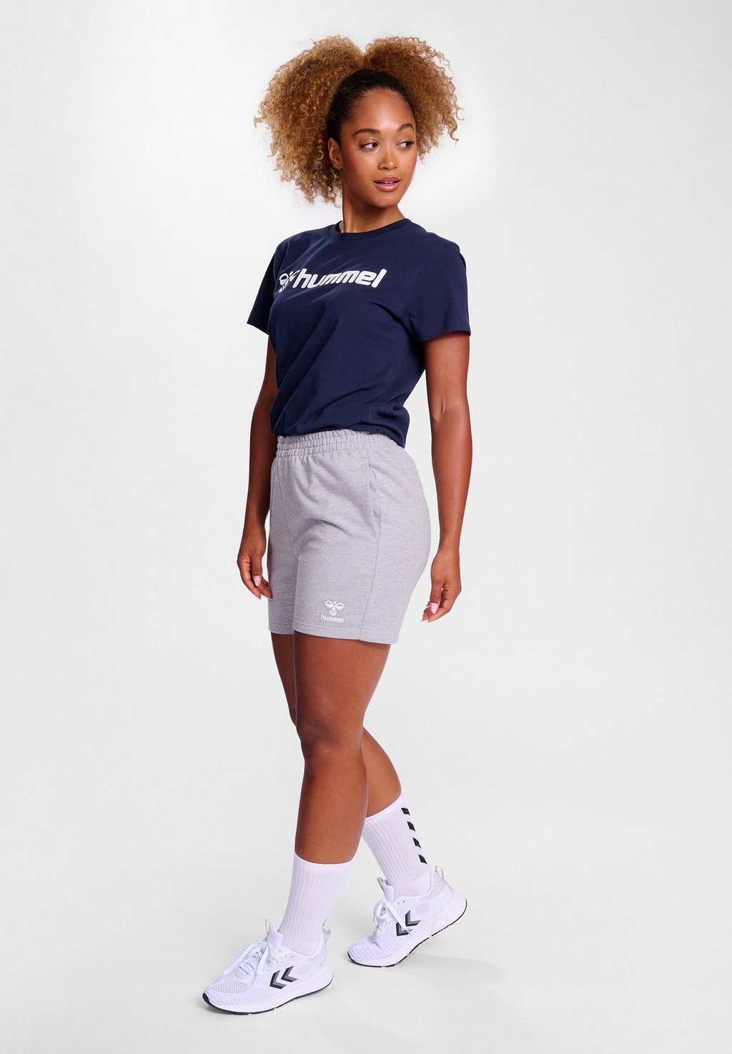 

Спортивные шорты Hummel, серый