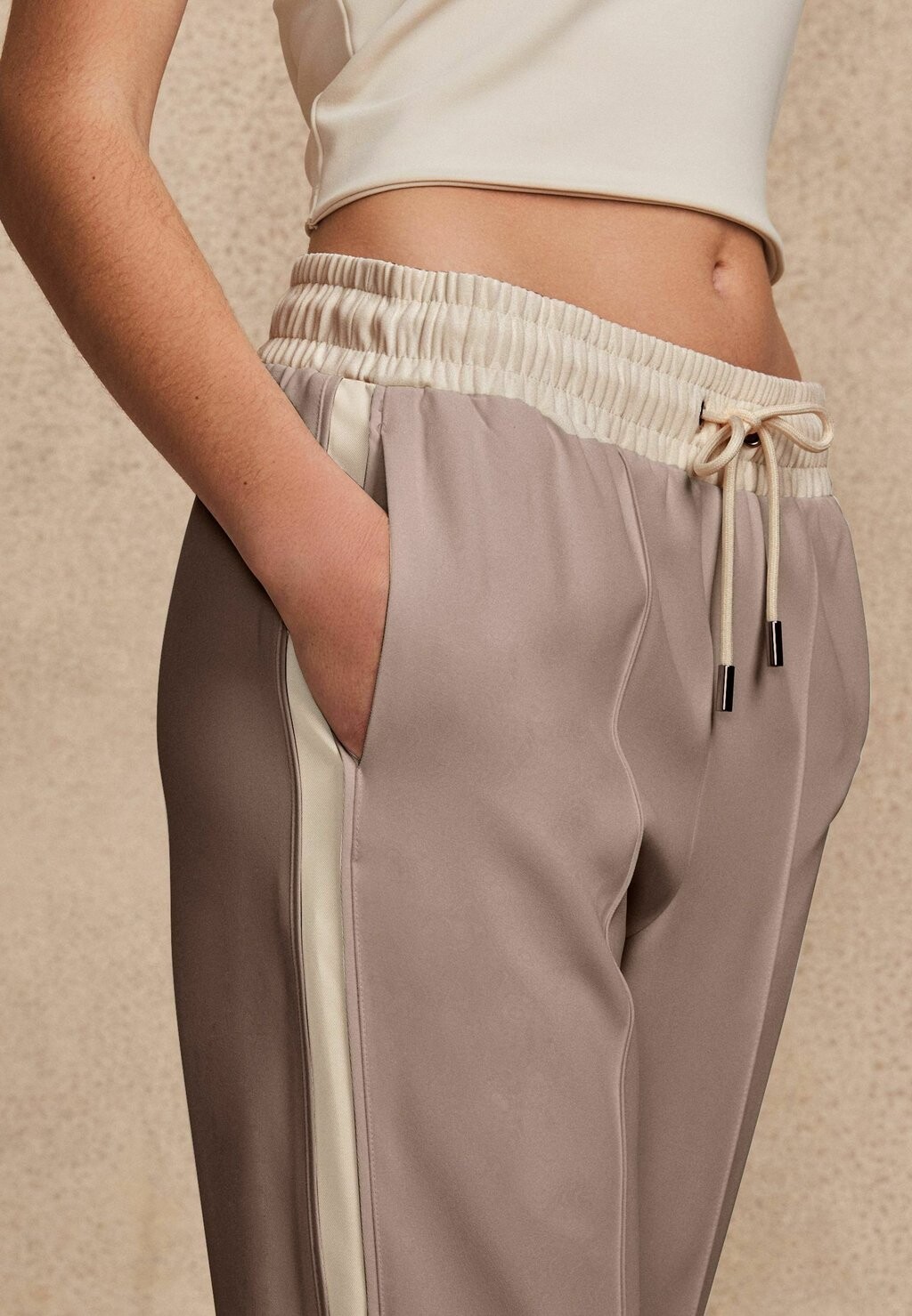 

Спортивные брюки TAPERED-REGULAR FIT Next, серый