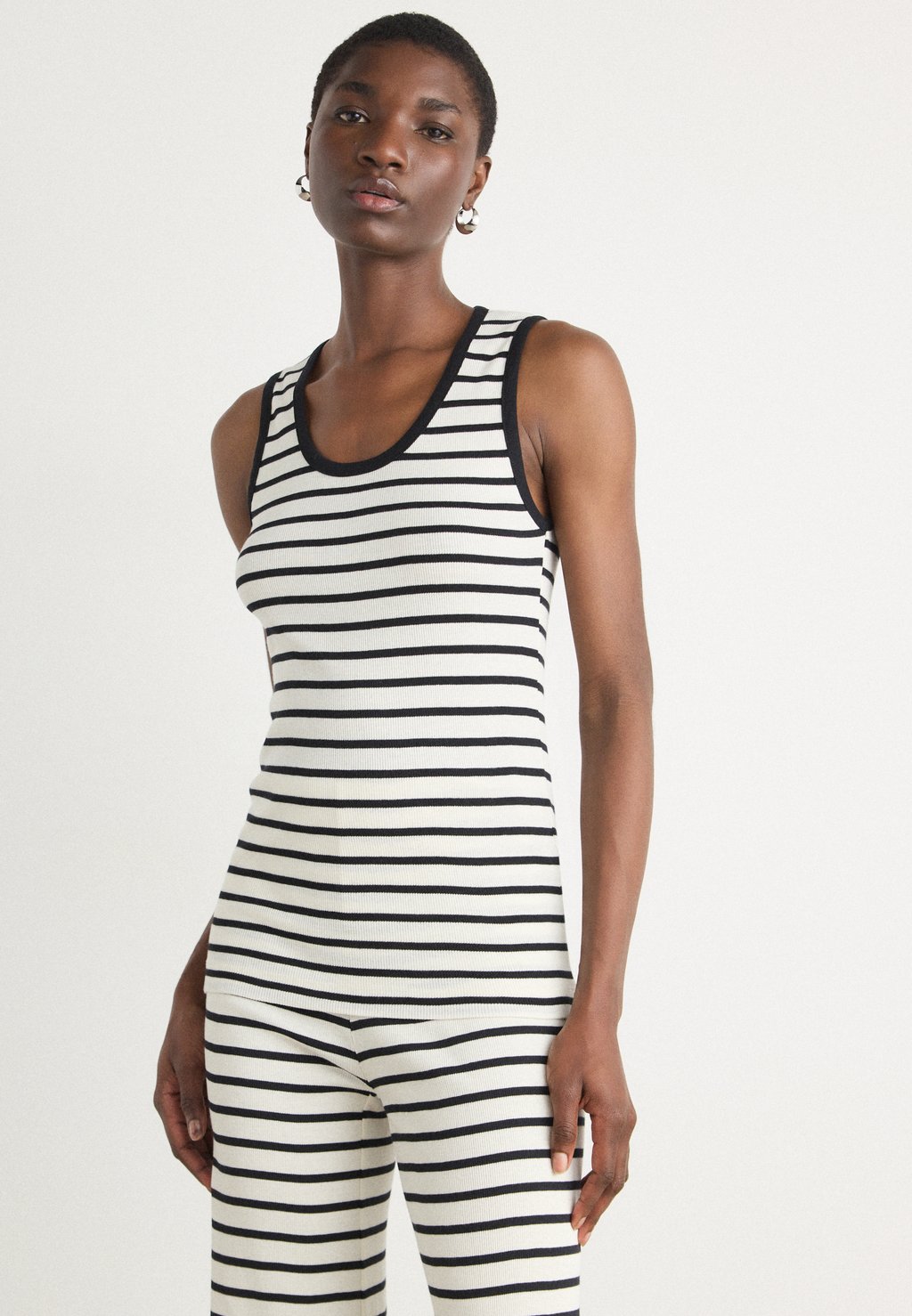 

Топ STRIPE AMOUR TANK Mads Nørgaard, черный