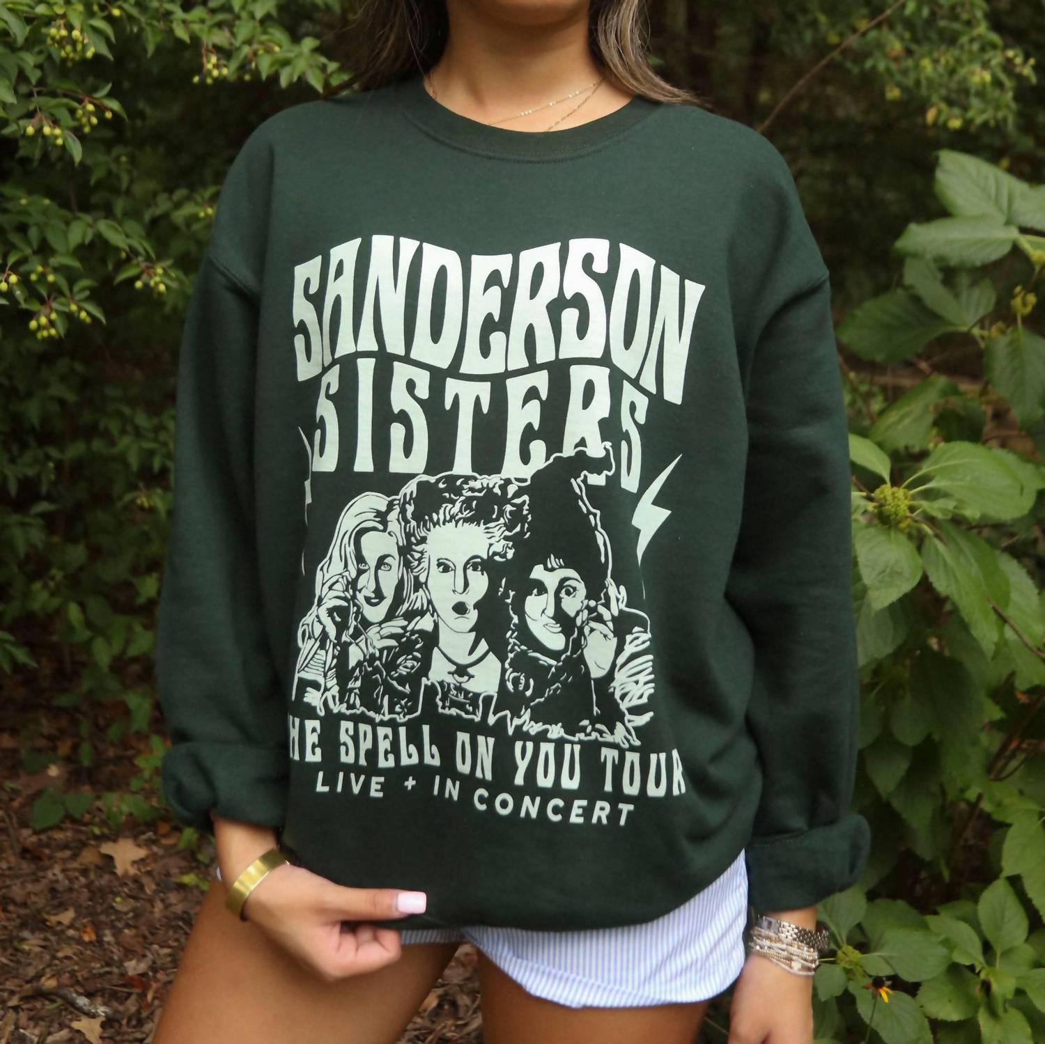 

Толстовка Sanderson Sisters Tour в цвете Forest Green FRIDAY + SATURDAY