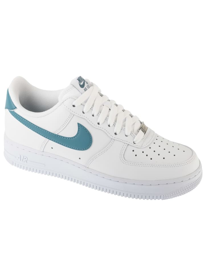 

Кроссовки Nike Air Force 1 07 белого цвета