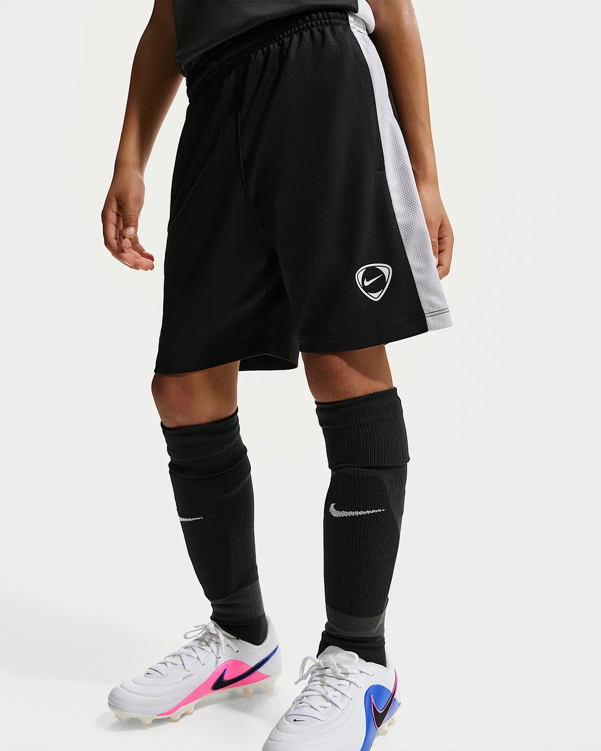 Детские футбольные шорты Nike Academy+ Dri-FIT, Black/White/White — фото 2