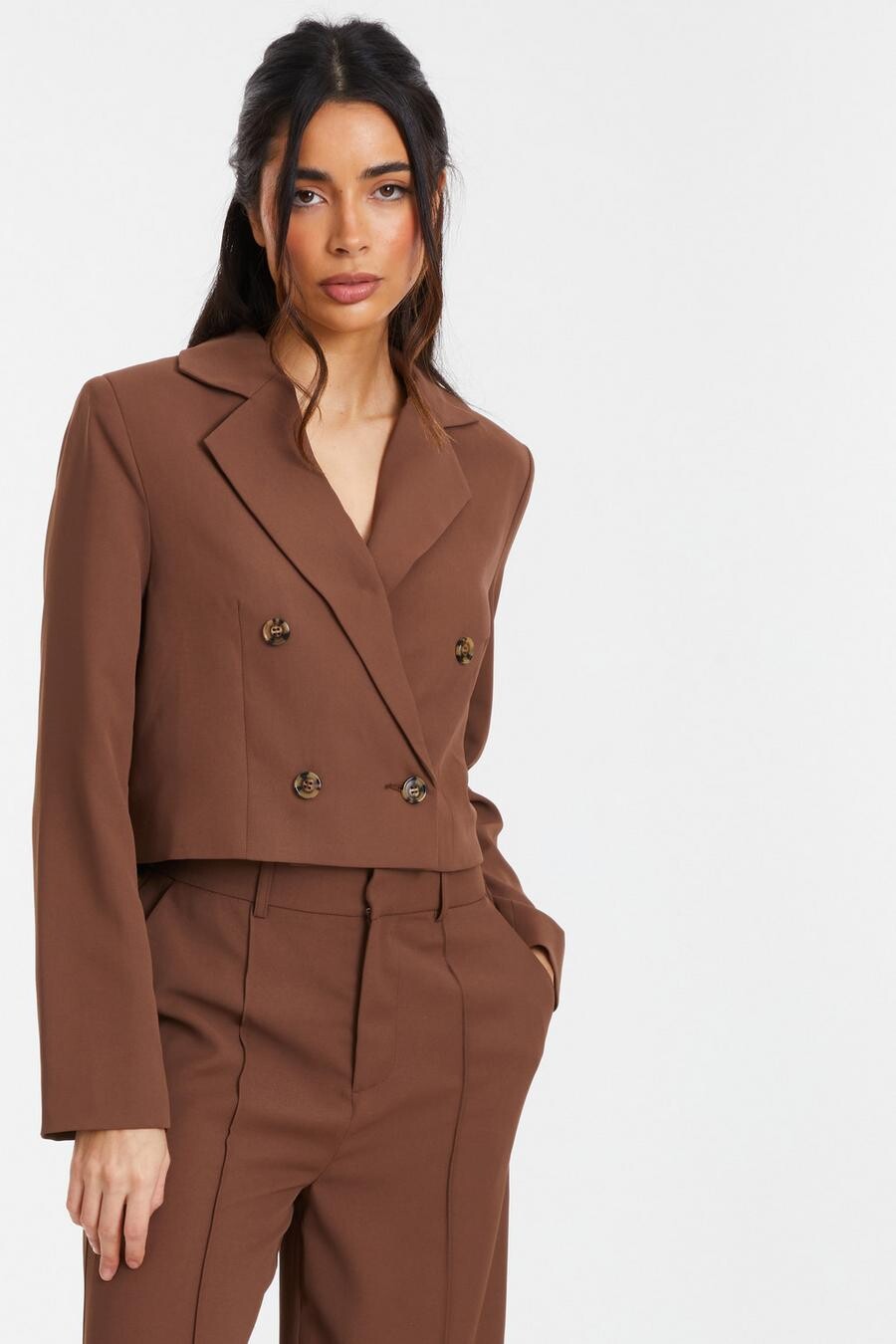 

Коричневый укороченный пиджак строгого покроя QUIZ Clothing