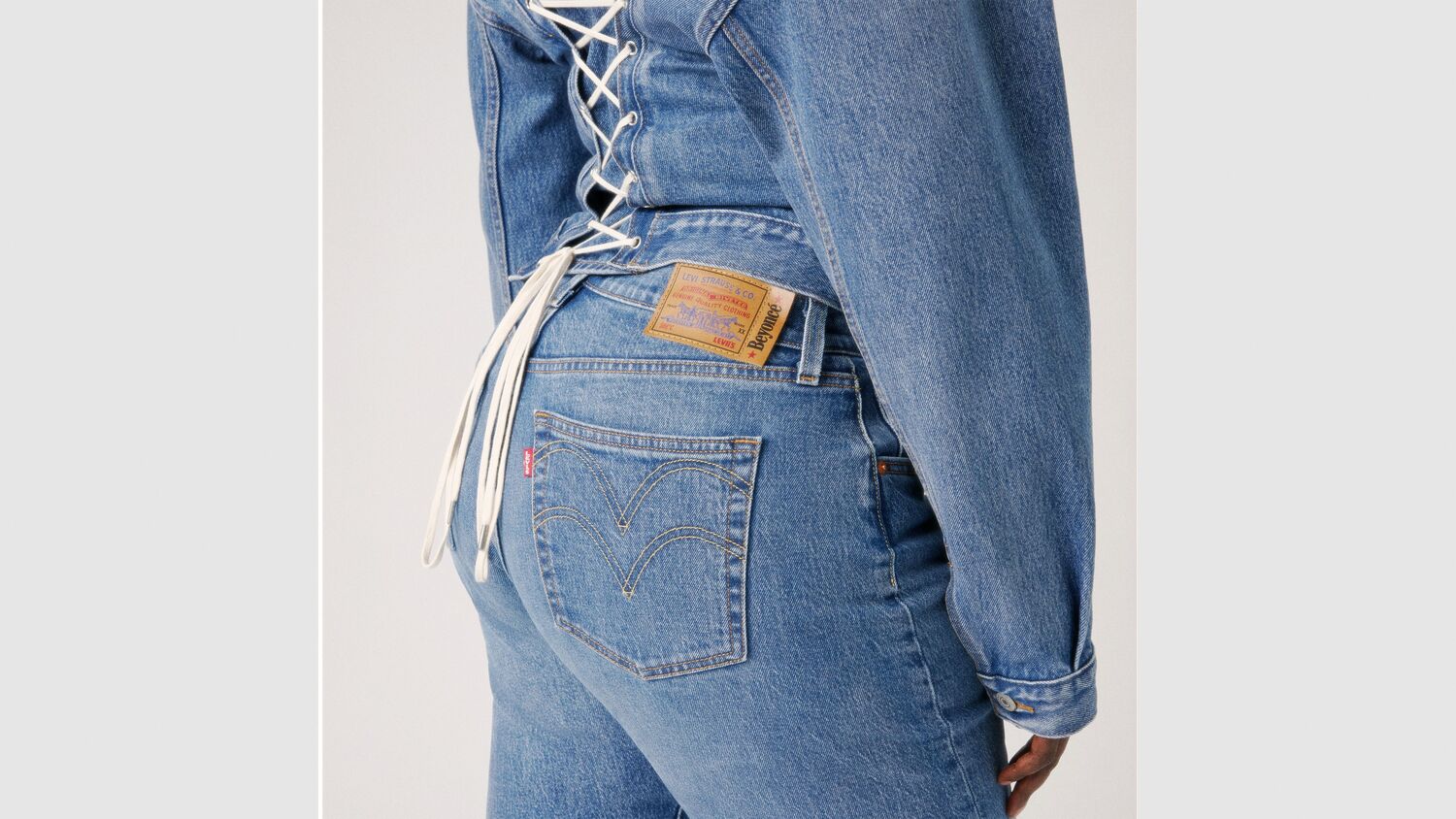 Женские джинсы Beyoncé X Levi's 501 Curve Levi's, Laced Up - Medium Wash — фото 2