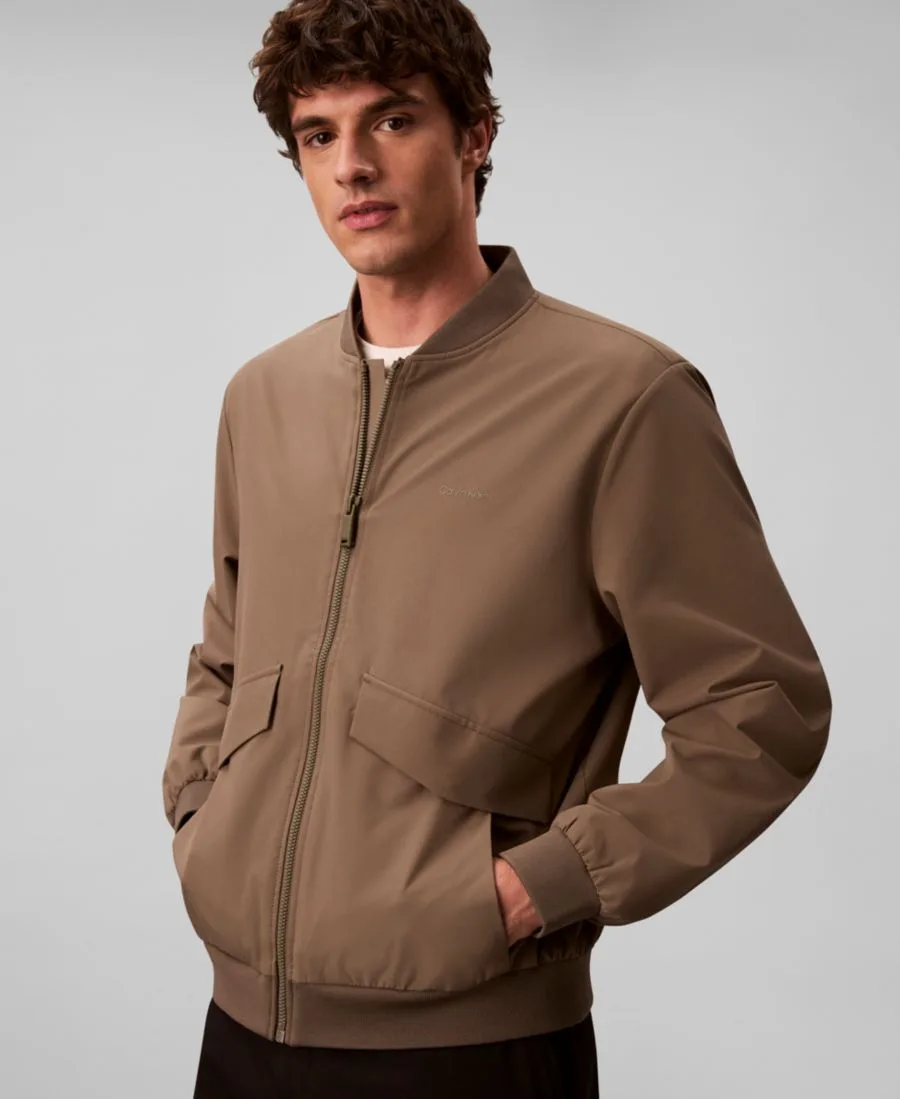 Мужская куртка-бомбер классического кроя из материала Soft Tech Calvin Klein, Bungee Cord — фото 3