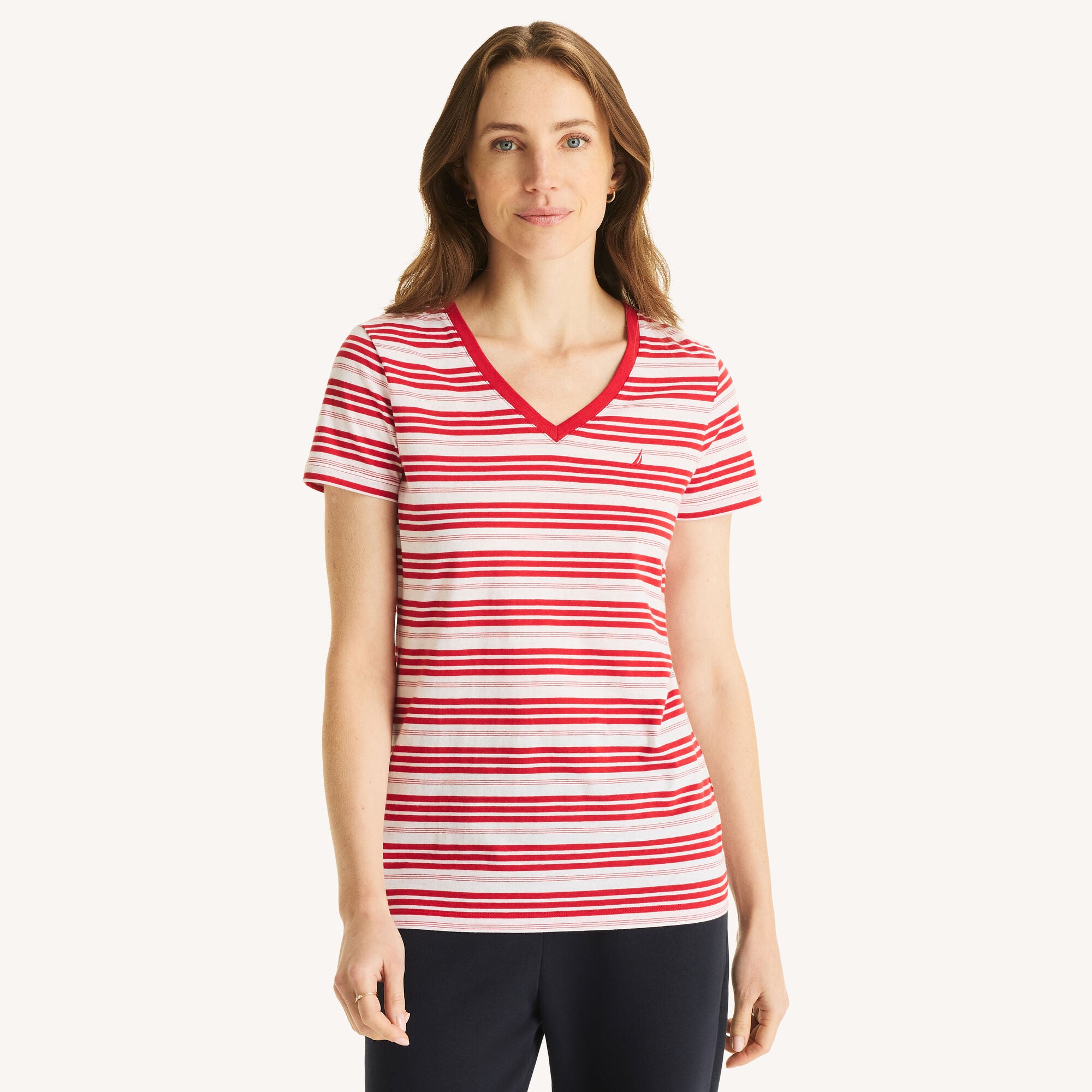 

Женская футболка Nautica в полоску с V-образным вырезом, изготовленная из экологически чистых материалов, красный
