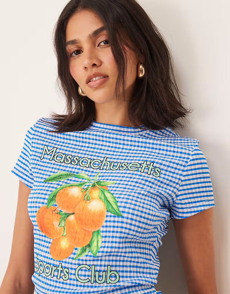 

Футболка ASOS DESIGN в синюю клетку для малышей с оранжевым принтом
