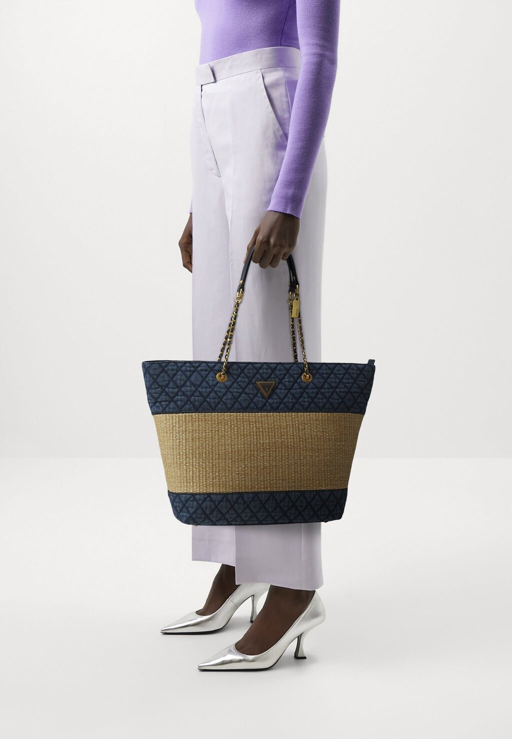 

Сумочка DELFA TOTE Guess, бежевый