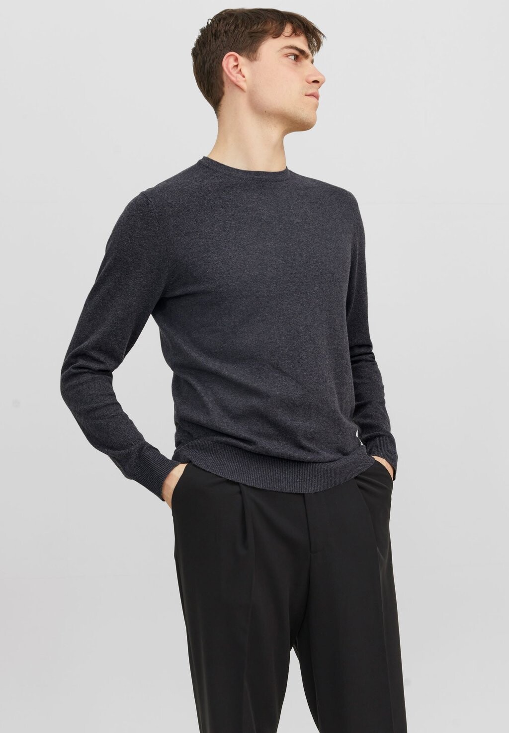 

Свитер JJEEMIL CREW NECK NOOS Jack & Jones, темно-серый меланж