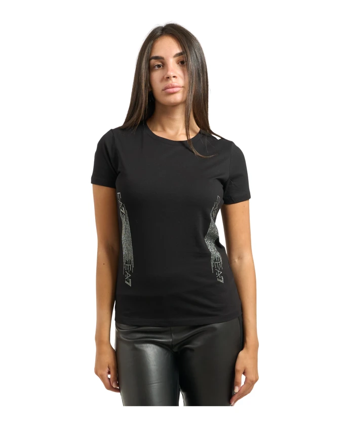 

Черные футболки и поло с логотипами, украшенными стразами. Emporio Armani, черный