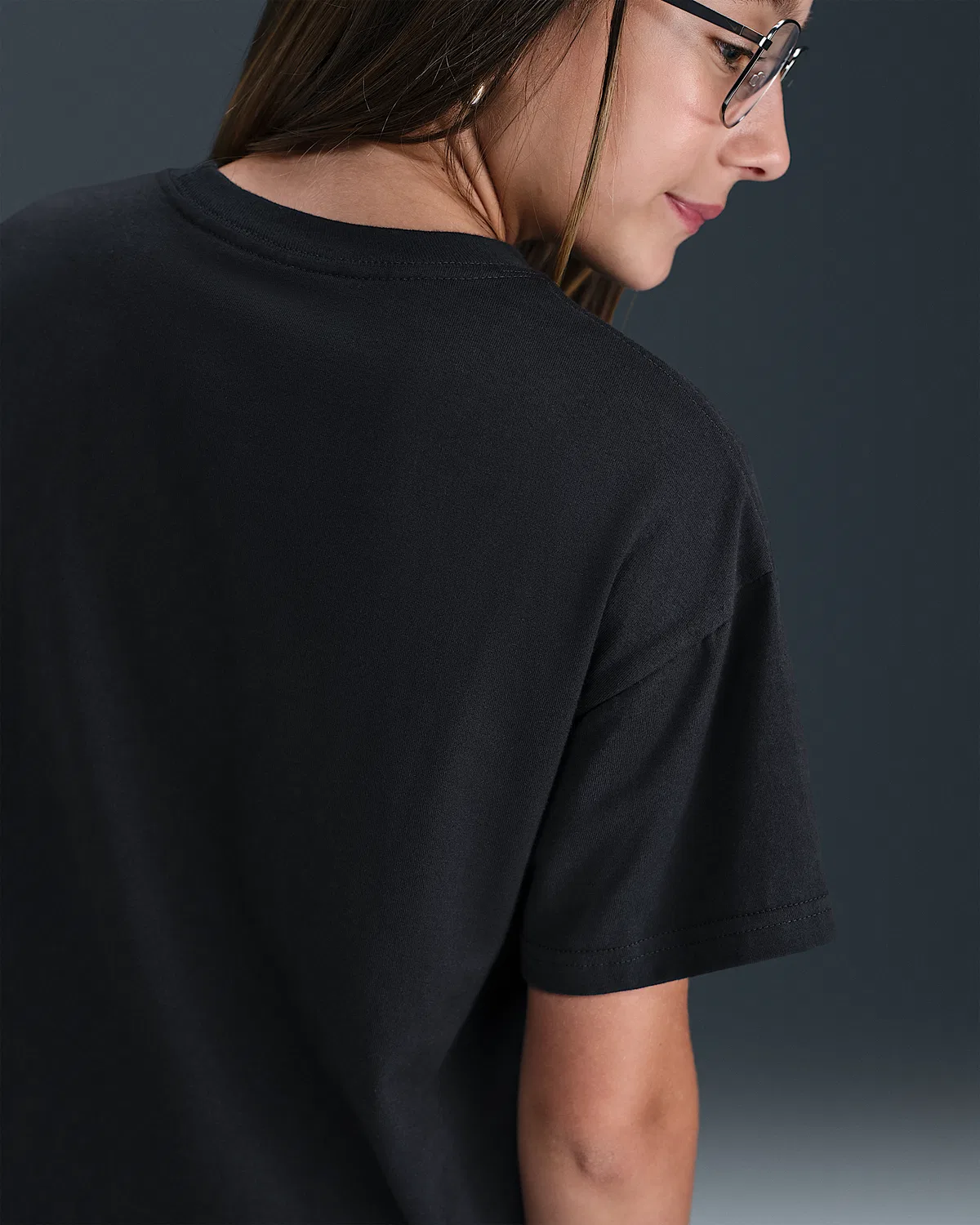 Детская футболка Nike Sportswear Essential, Off Noir — фото 2