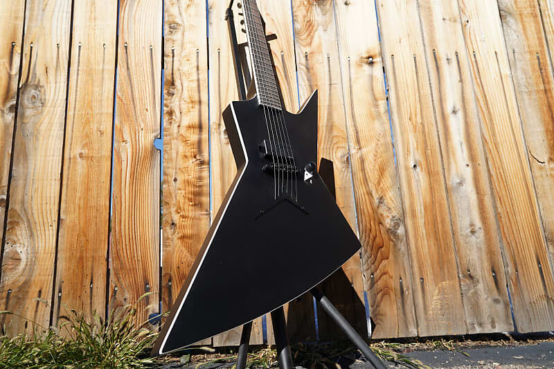 

Электрогитара Dean Zero Select Fluence - Black Satin 6-String Electric Guitar
