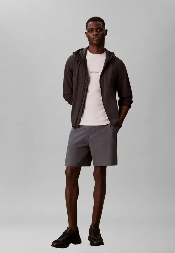Базовая футболка Calvin Klein, Quiet Gray — фото 2