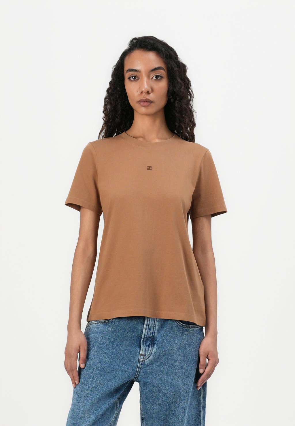 

Базовая футболка FLAG TEE Tommy Hilfiger, коричневый