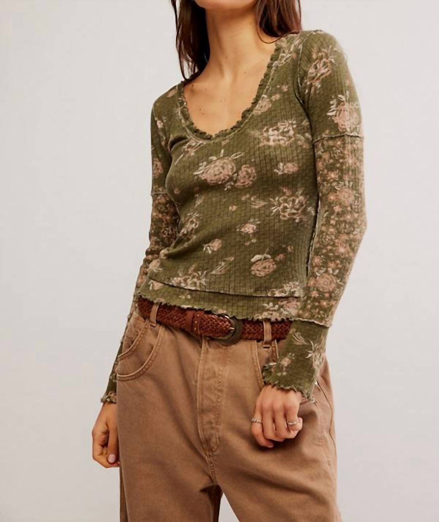 

Термотоп с принтом клевера в армейском стиле Free People, цвет army combo