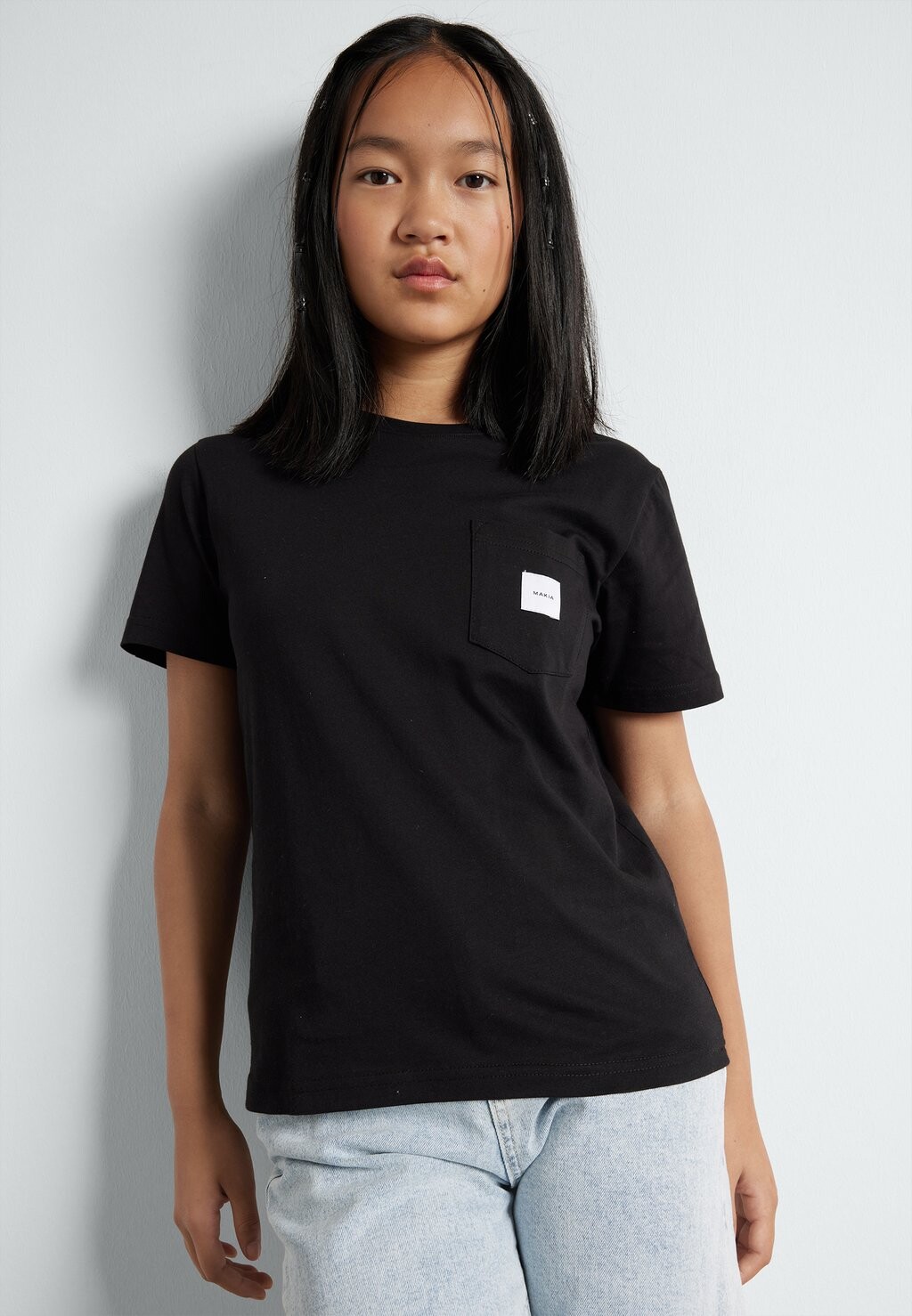 

Базовая футболка Pocket Unisex Makia, черный