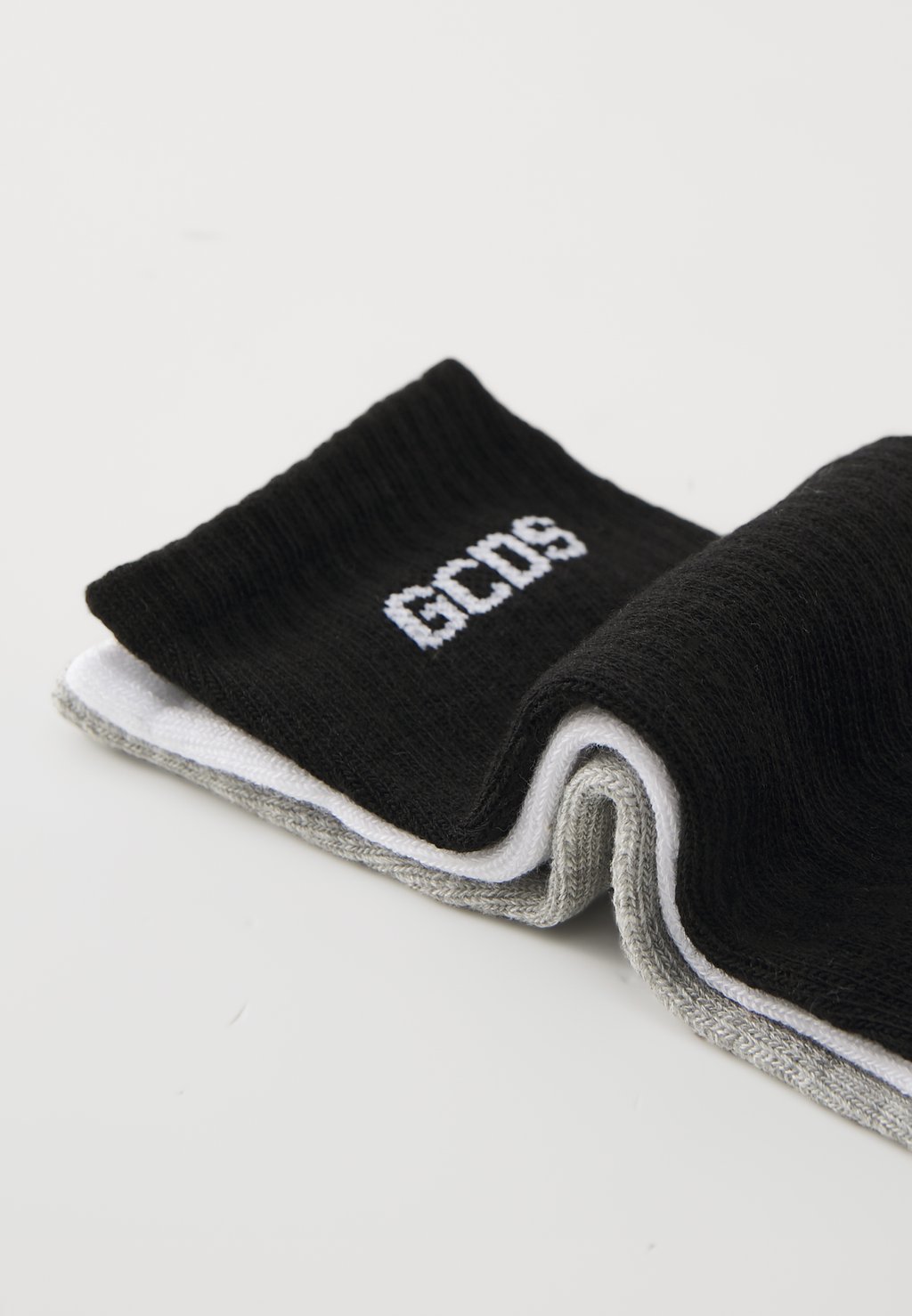 

Носки ESSENTIALS SOCKS 3 PACK GCDS, мультиколор