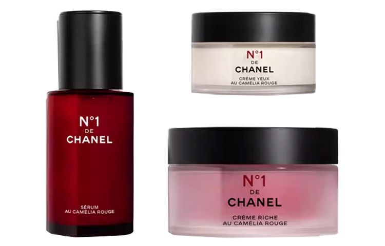 

CHANEL Набор №1 Red Camellia три средства для ухода за кожей увлажняющий и восстанавливающий 30мл+15г+50г
