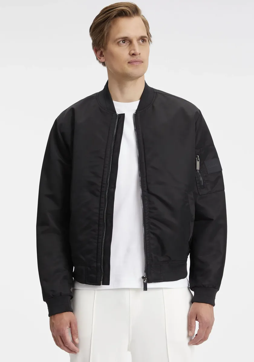 

Куртка-бомбер Calvin Klein "LIGHTWEIGHT HERO BOMBERJACKET", с молнией на рукаве, черный