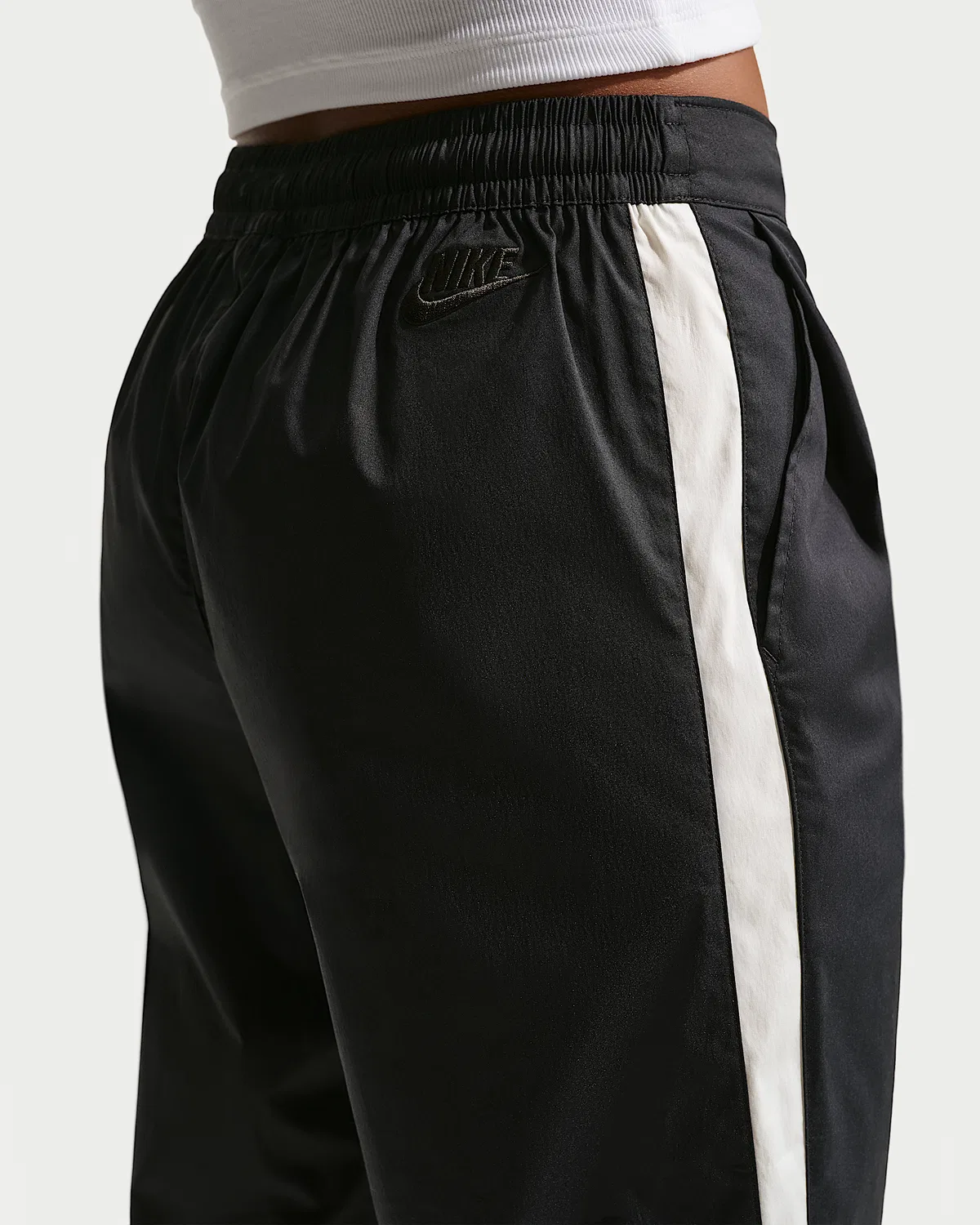 Детские (для девочек) тканые штаны Nike Sportswear Collection, Black/Soft Pearl/Black — фото 3