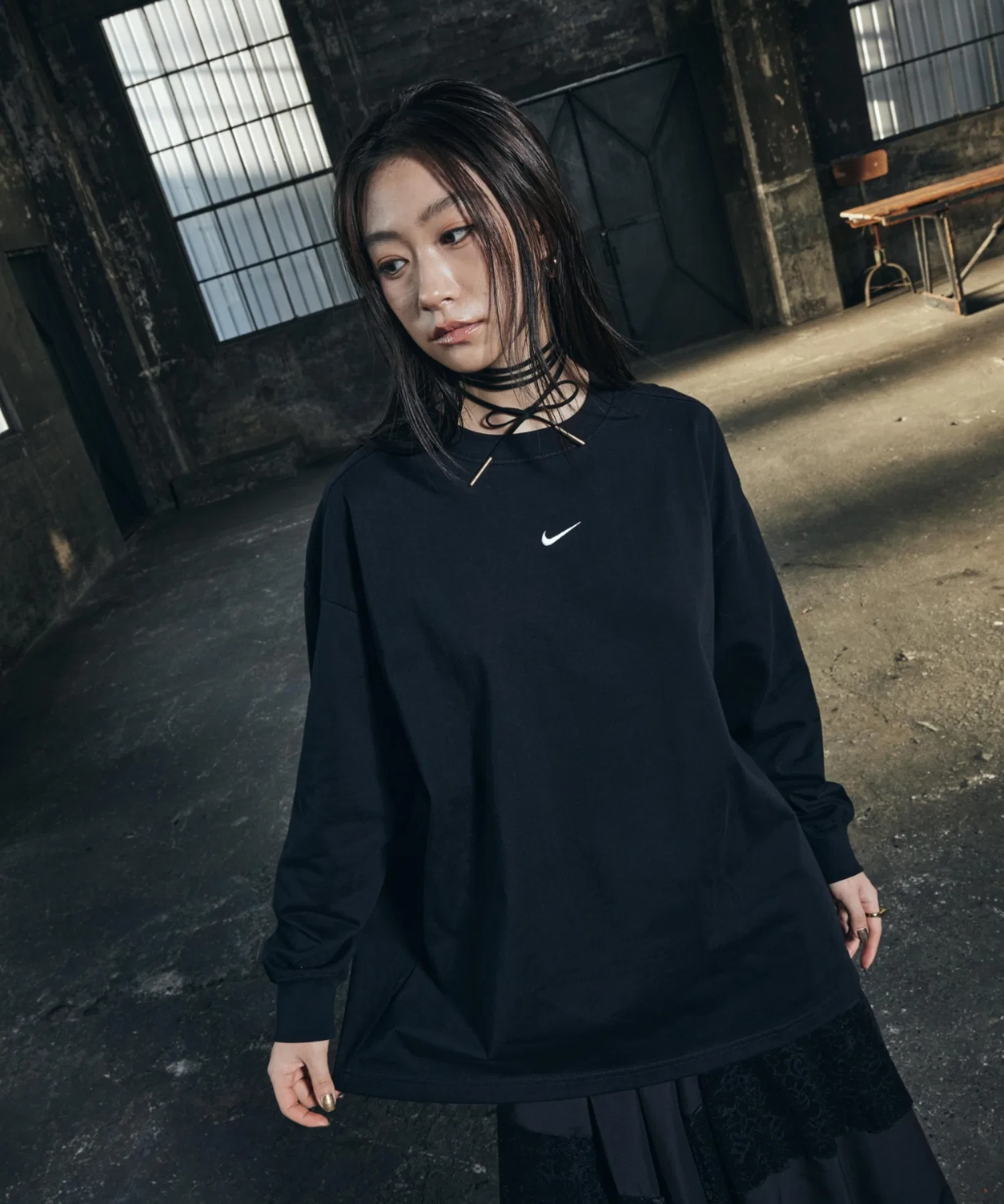 Женская футболка Nike Oversized с длинным рукавом чёрная — фото 3