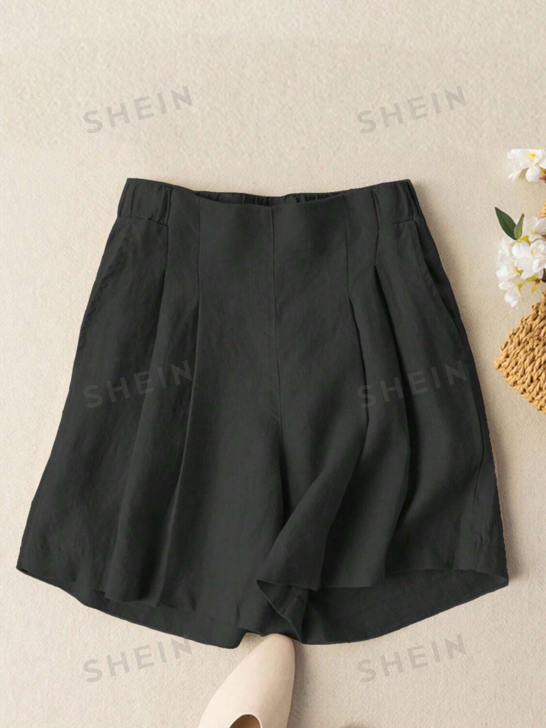 

JORESS Летние повседневные однотонные шорты со складками большого размера Shein, черный