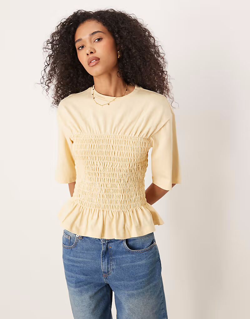 

Футболка-топ со сборками ASOS DESIGN цвета пахты