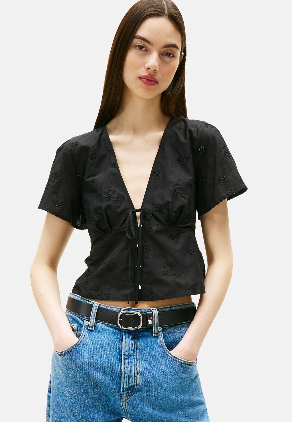 

Топ SLIM FIT V-NECK Tommy Jeans, черный