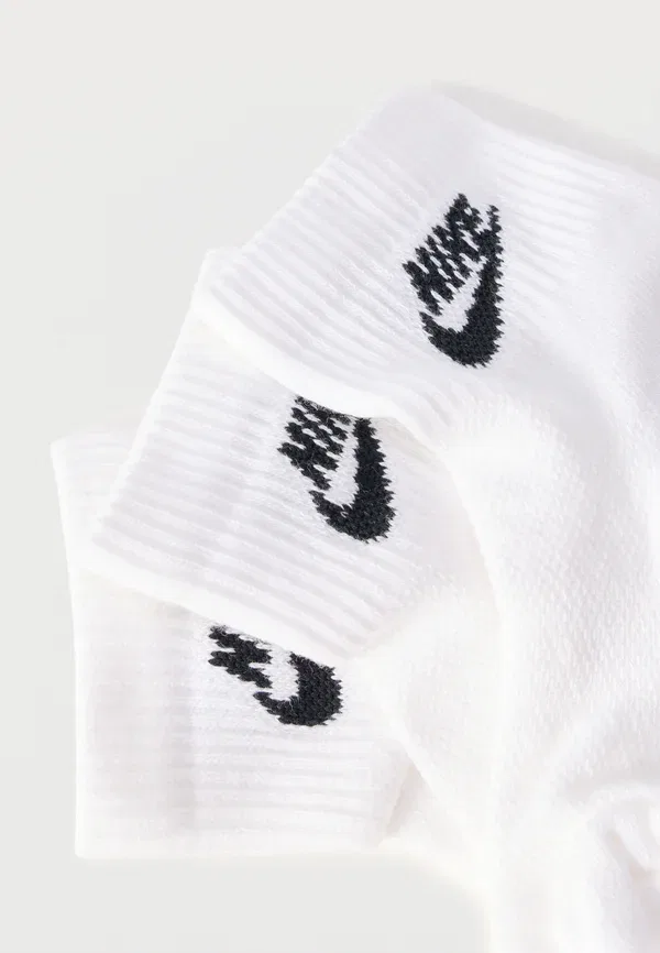 Носки спортивные Nike Sportswear, 3 пары, белый/черный — фото 2