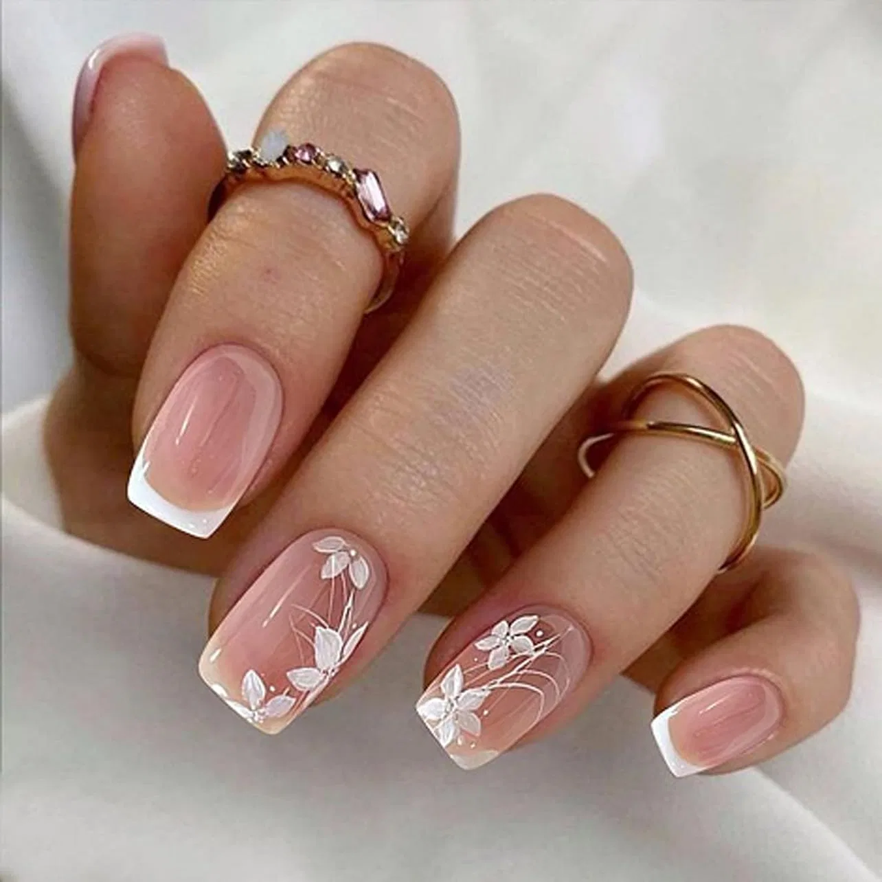 Накладные ногти GlamRays короткие квадратные с белым френчем Glamrays