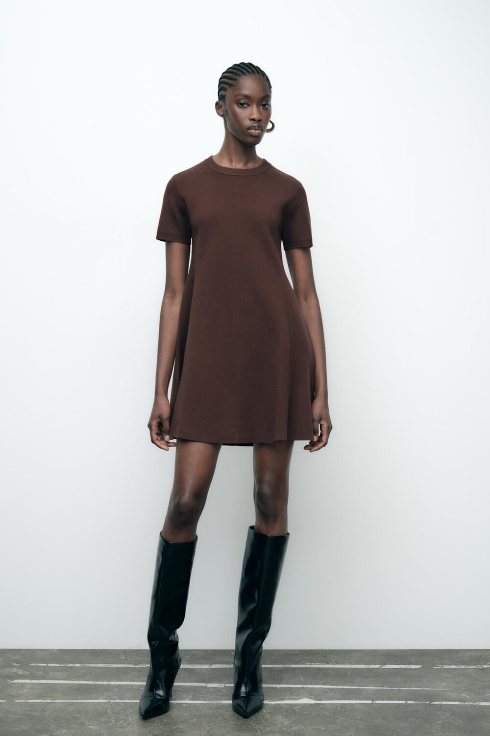 

Мини-платье из однотяжной трикотажной платья ZARA, коричневый