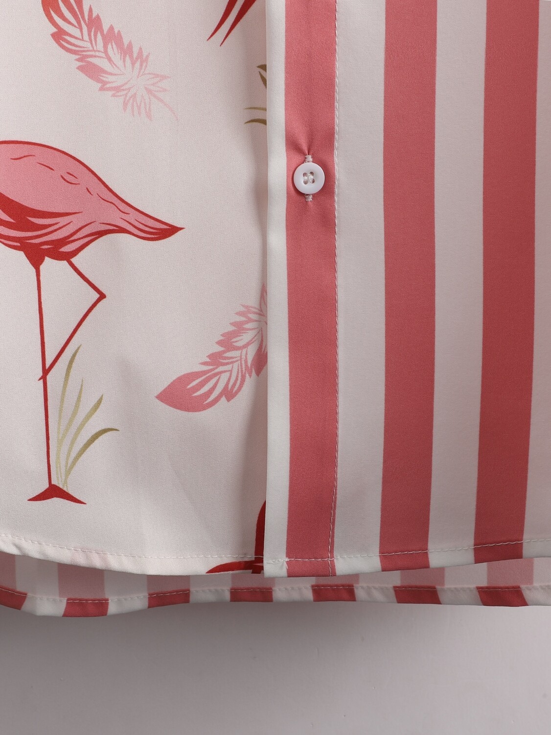 

Комплект мужской из рубашки и шорт Manfinity RSRT с принтом фламинго, розовый / белый