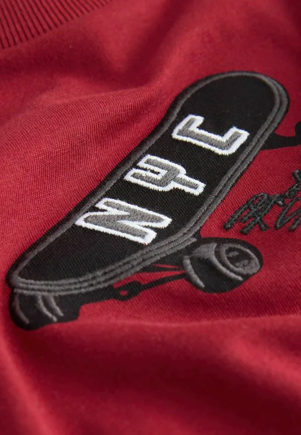 Футболка с коротким рукавом и стандартным графическим принтом Next, Berry Skateboard Embroidery — фото 2