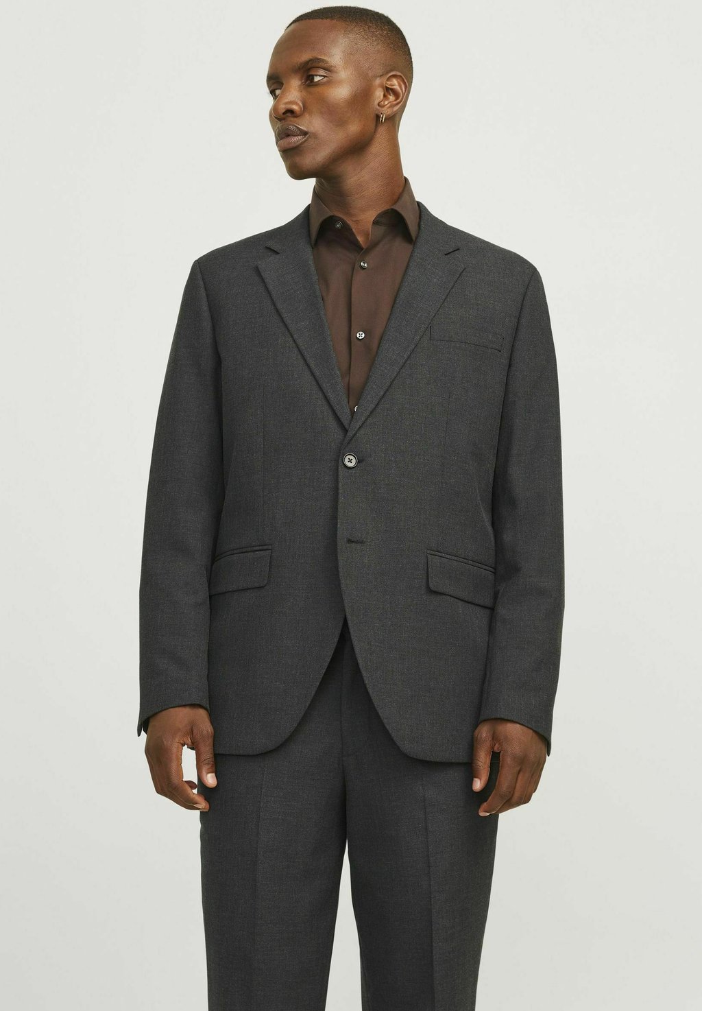 

Элегантный пиджак EINREIHIGER JPRBUSHWICK NORMAL GESCHNITTEN Jack & Jones PREMIUM, темно-серый
