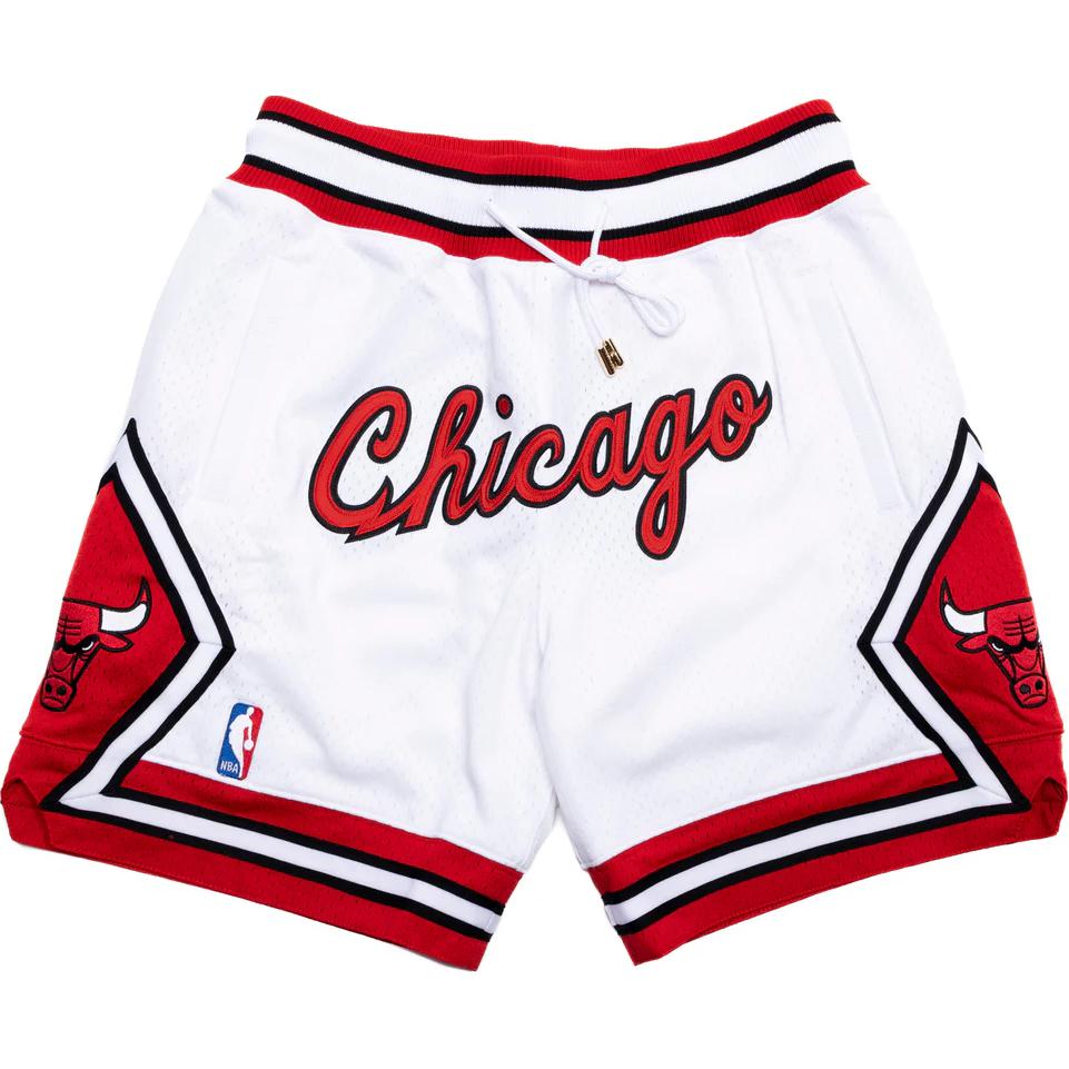 

Шорты баскетбольные Mitchell & Ness 'NBA Chicago Bulls 1996' Mitchell Ness, белый