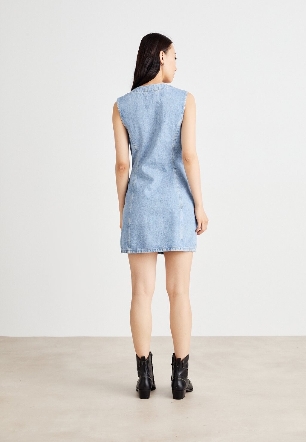 

Джинсовое платье ZIP THROUGH SLEEVELESS DRESS Calvin Klein, светло-голубой
