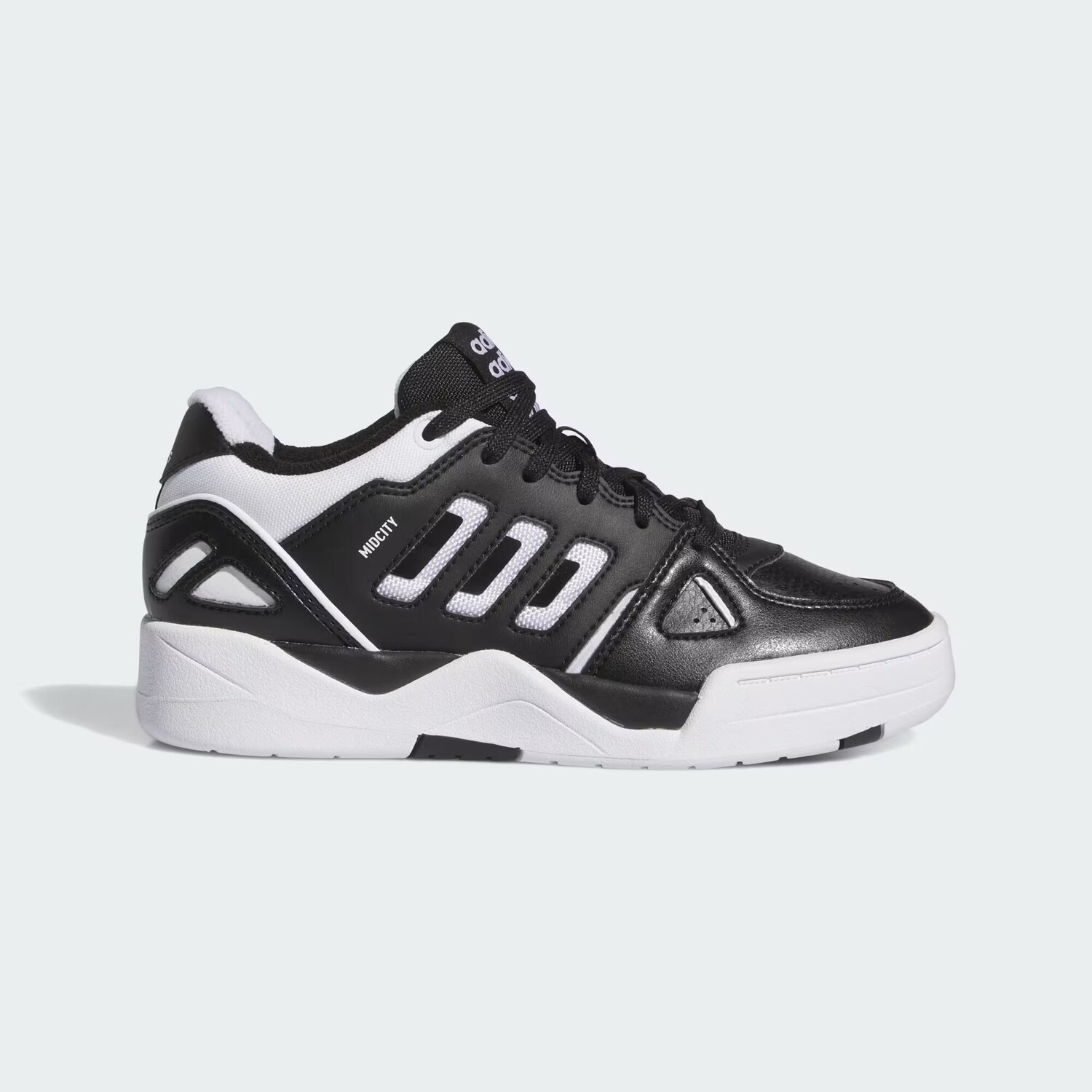 

Полуботинки в центре города Adidas, цвет Core Black/Cloud White/Core Black